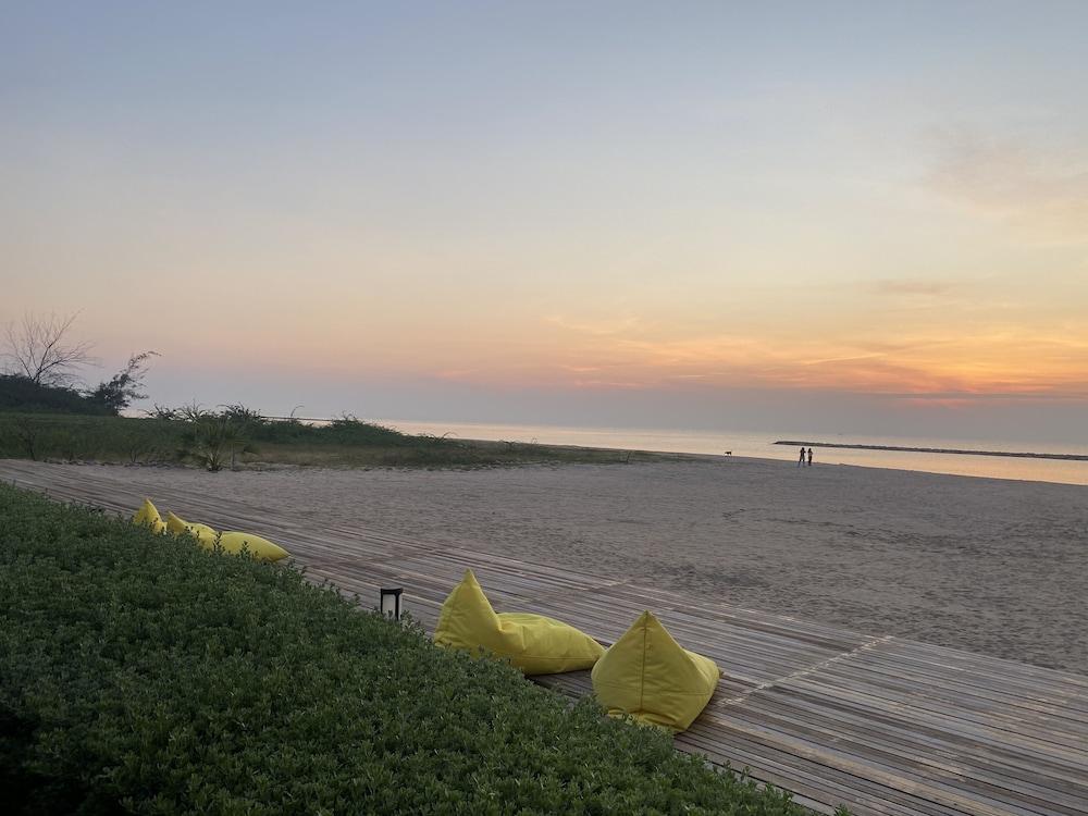 Chez Nous Boutique Resort Haad Chao Samran Exterior foto