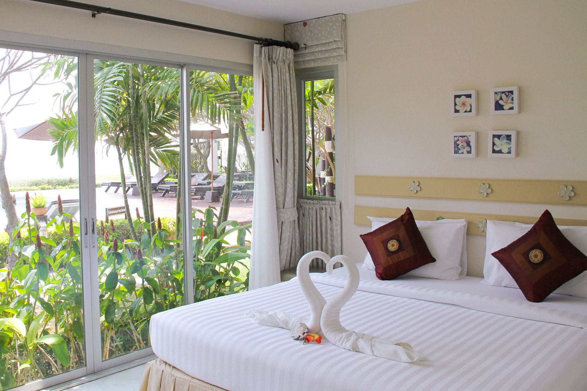 Chez Nous Boutique Resort Haad Chao Samran Exterior foto